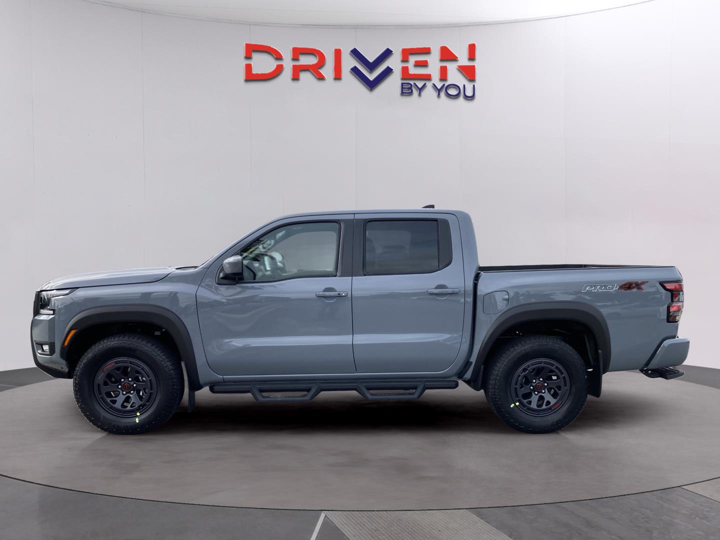 2026 Nissan Frontier PRO-4X photo 2