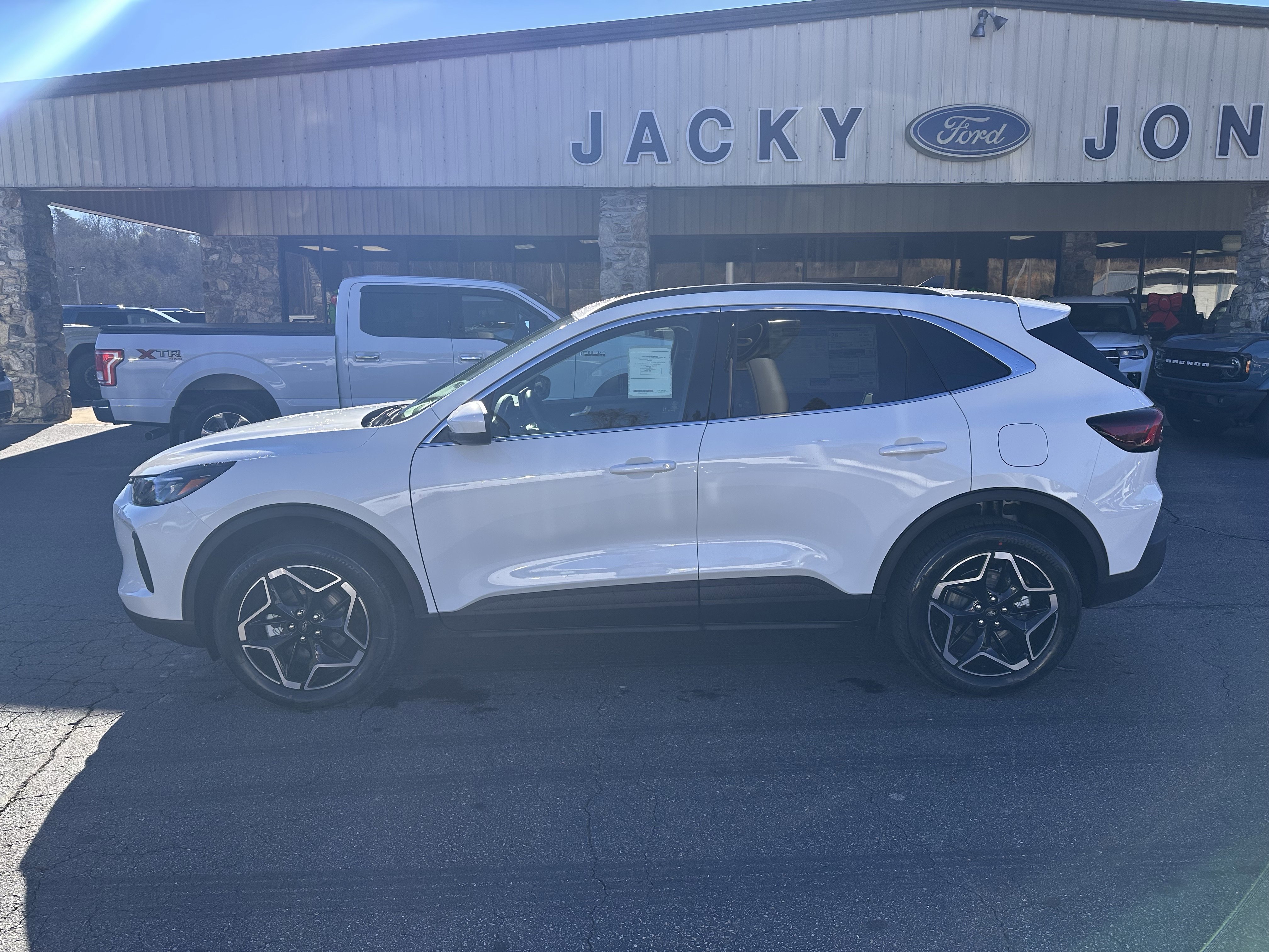 2026 Ford Escape Platinum's photo