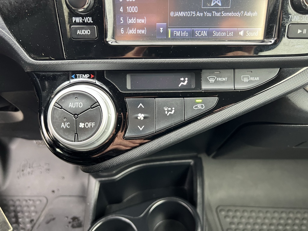 2015 Toyota Prius C Two photo 18