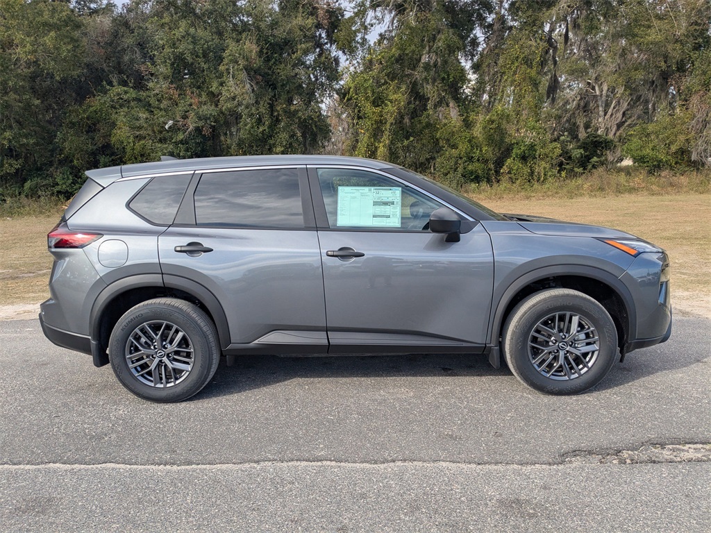 2026 Nissan Rogue S photo 2