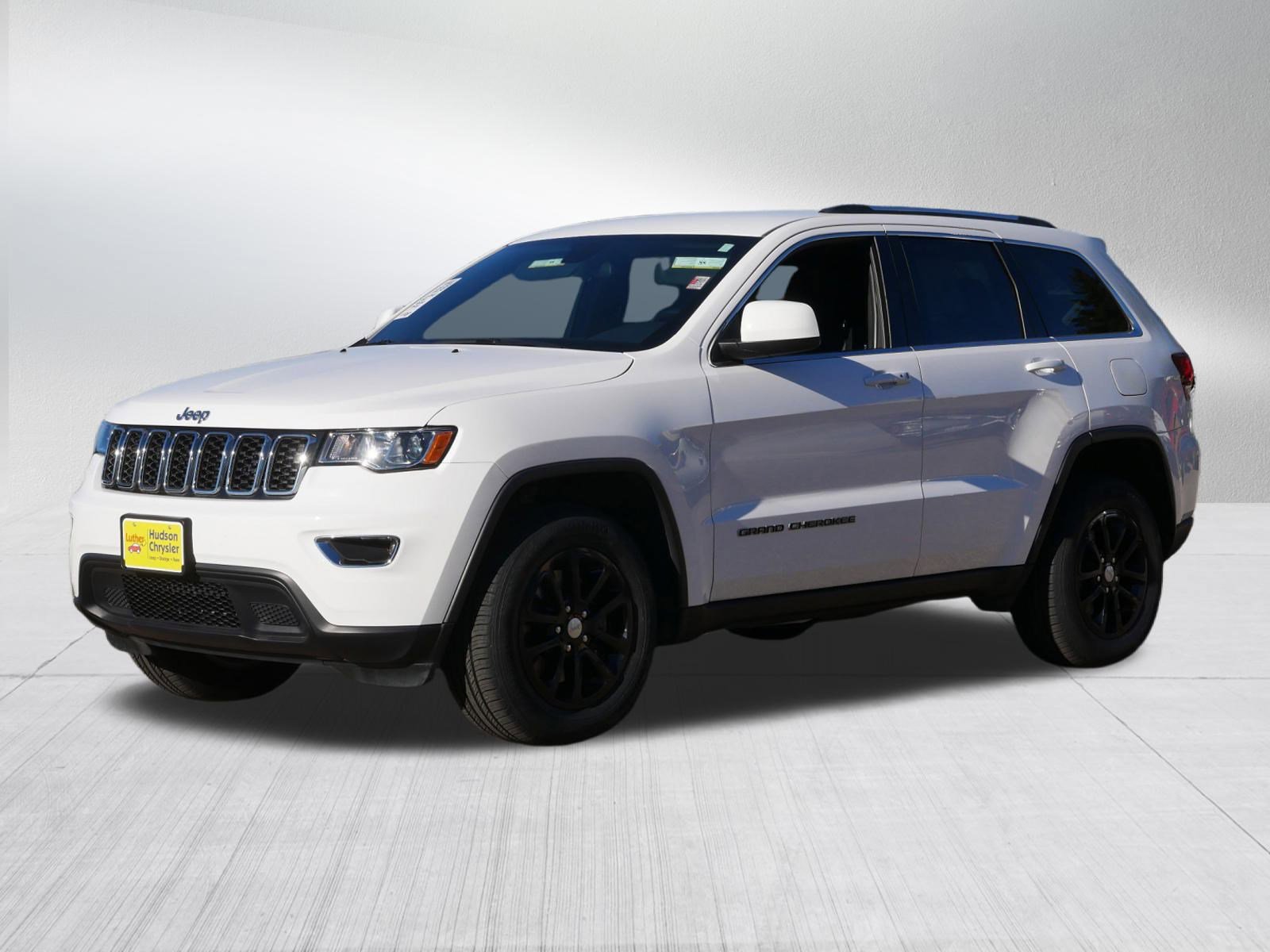 2021 Jeep Grand Cherokee Laredo E photo 3