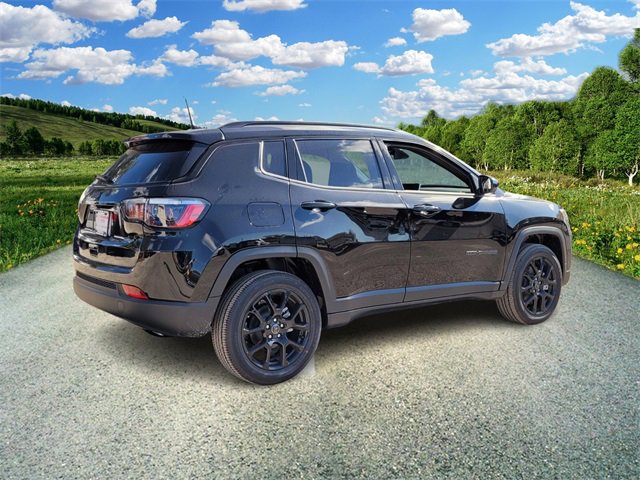 2026 Jeep Compass Latitude Altitude photo 3