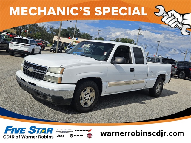 2006 Chevrolet Silverado 1500 LT photo 3