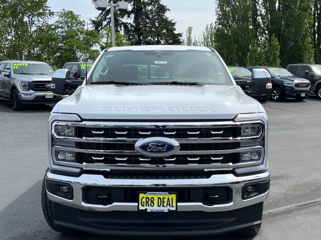 2025 Ford F-350 Lariat photo 2
