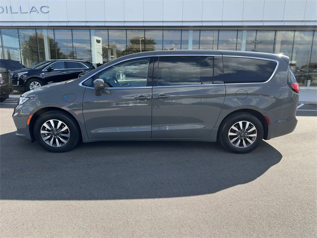 2022 Chrysler Pacifica Hybrid Touring L photo 37