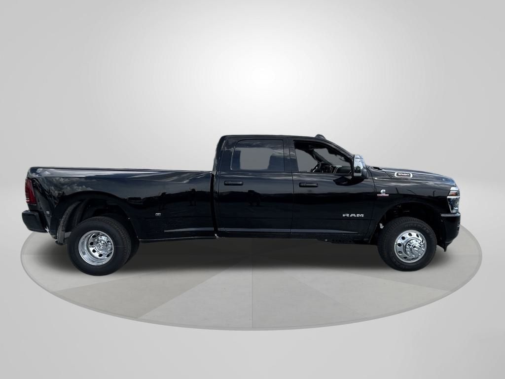 2025 Ram 3500 Laramie photo 7
