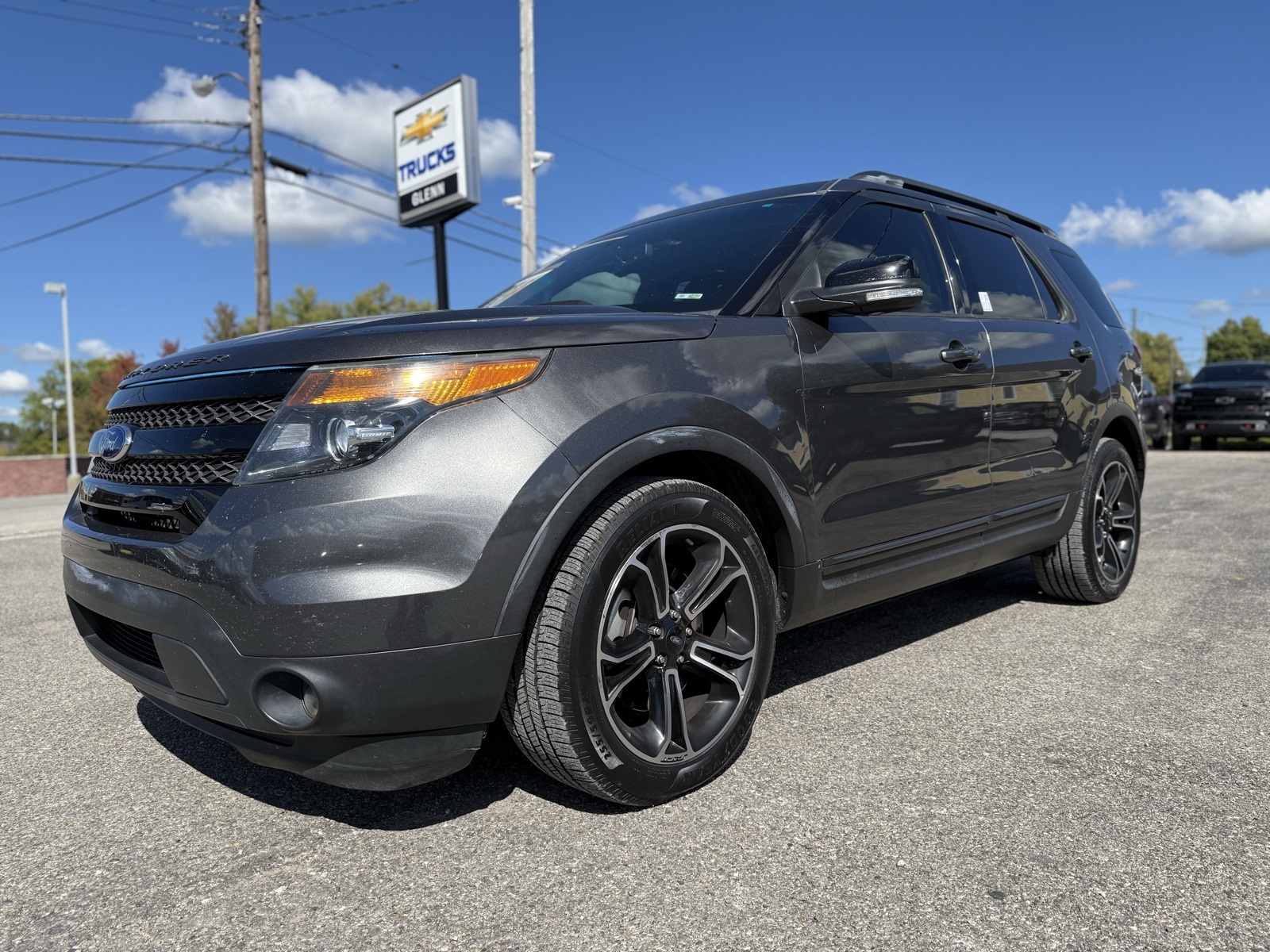 2015 Ford Explorer Sport photo 2