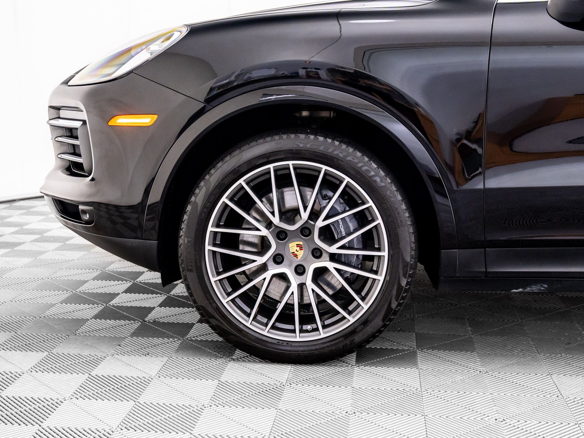 2022 Porsche Cayenne Base photo 32