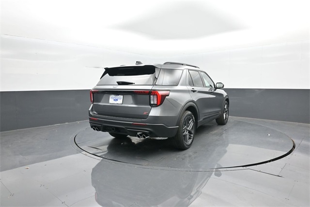 2026 Ford Explorer ST photo 4