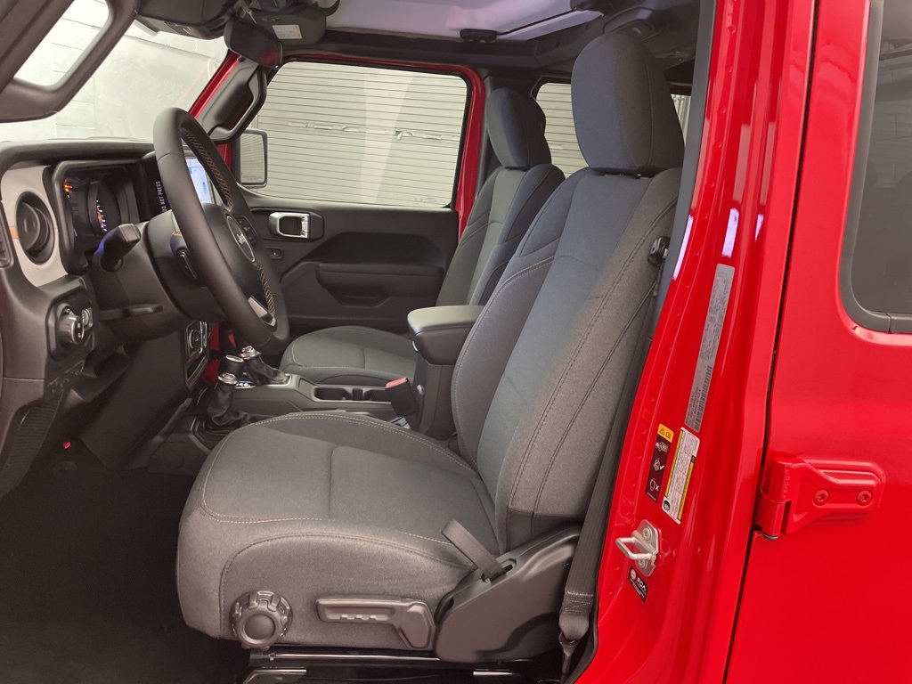 2025 Jeep Gladiator Sport S photo 10