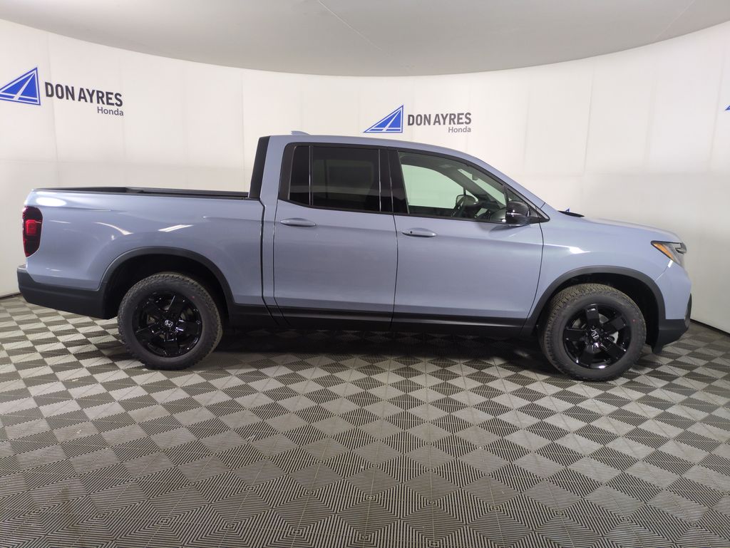 2025 Honda Ridgeline Black Edition photo 4