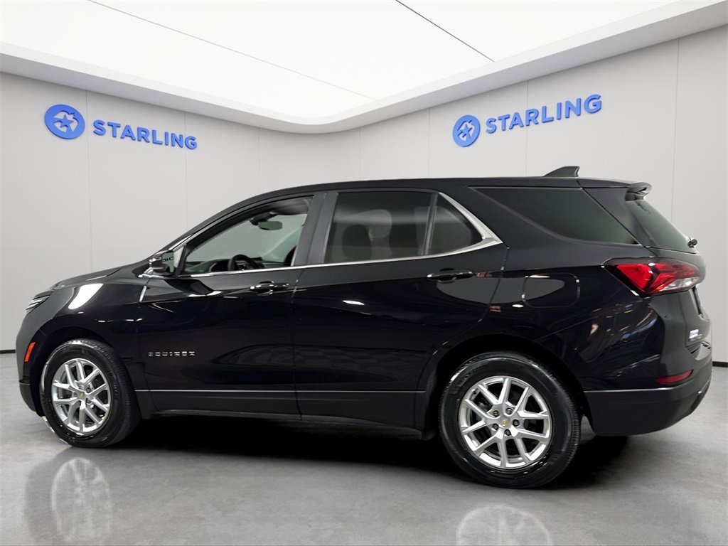 2022 Chevrolet Equinox LT photo 2