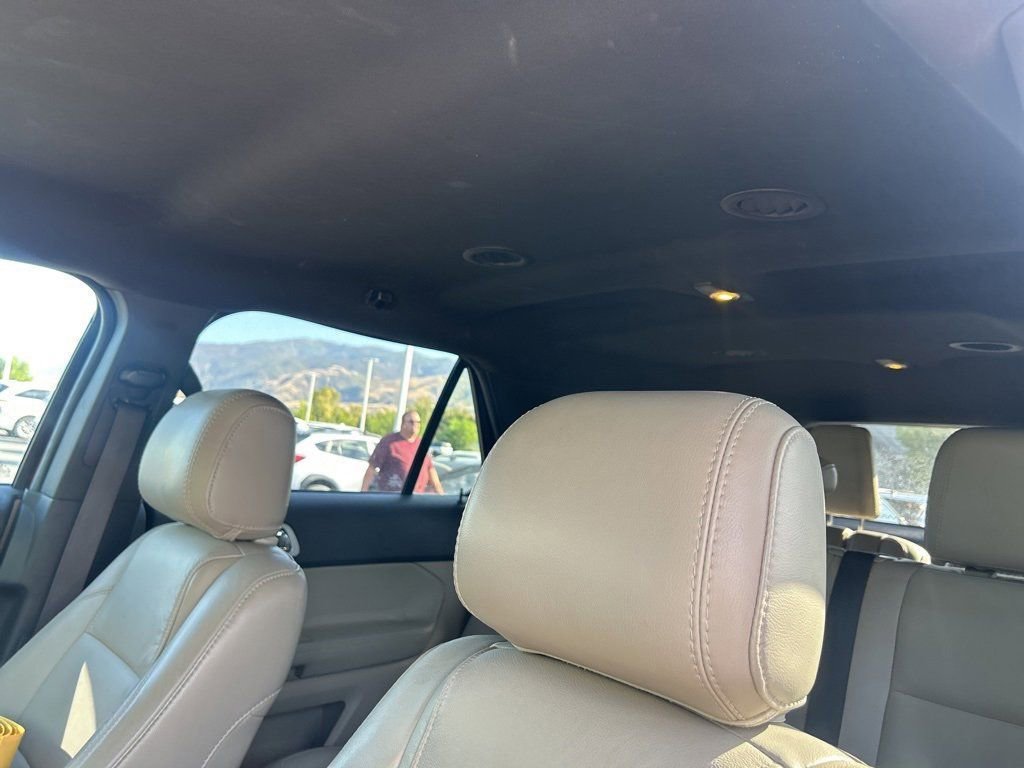 2015 Ford Explorer XLT photo 18