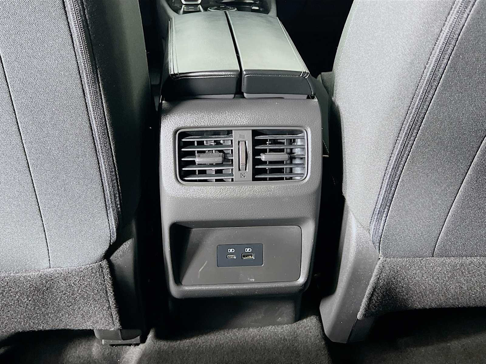 2023 Nissan Rogue SV photo 24
