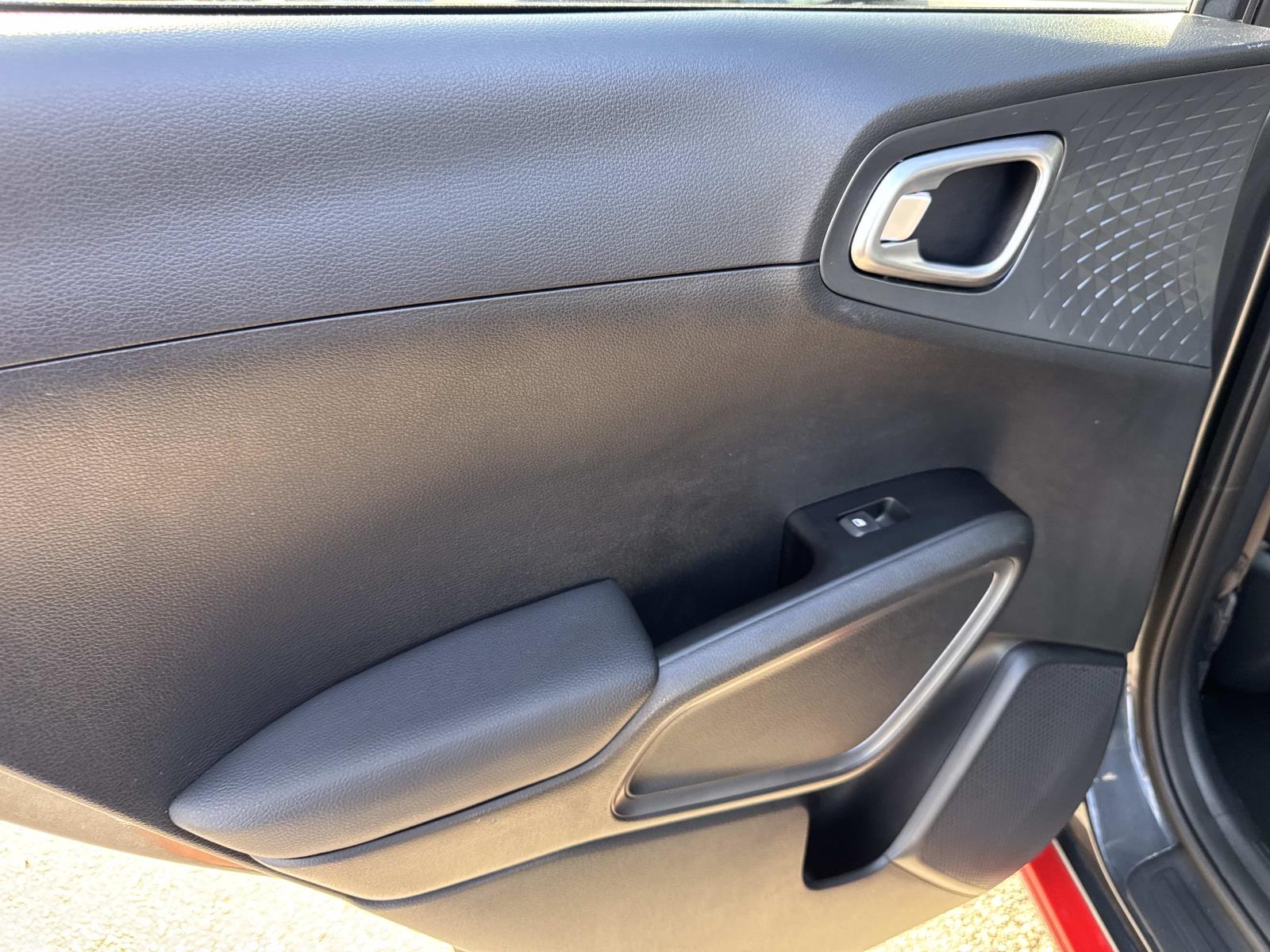 2021 Kia Soul 2.5i Sport photo 13