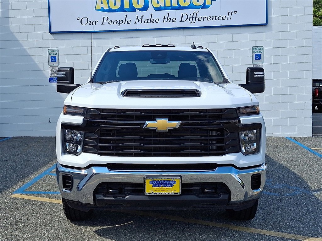 2025 Chevrolet Silverado 2500HD photo 2