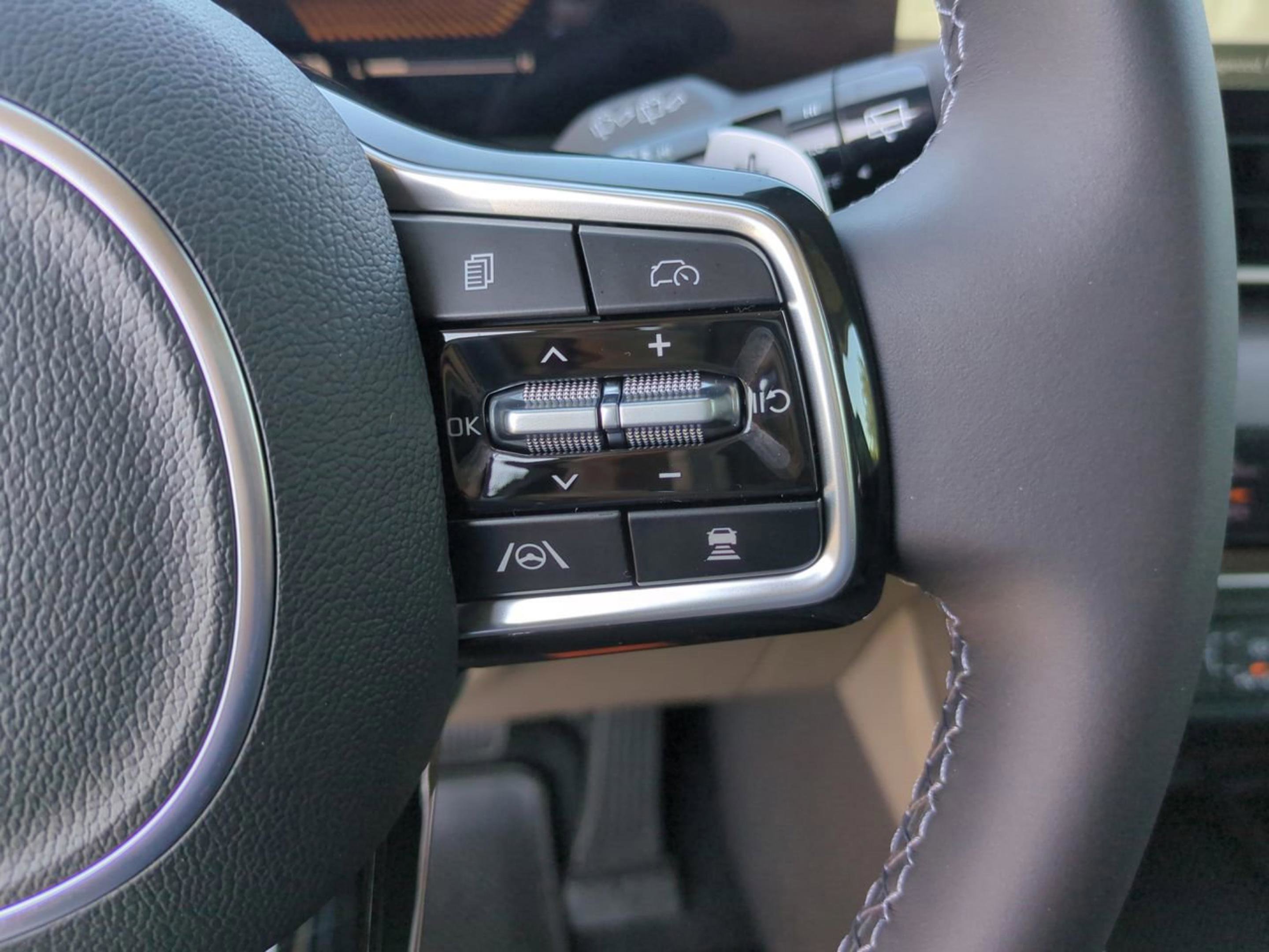 2026 Kia Carnival EX photo 30