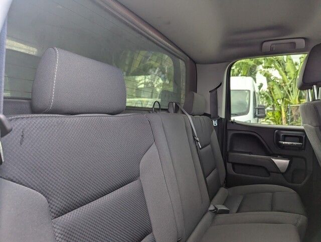 2018 Chevrolet Silverado LT photo 25