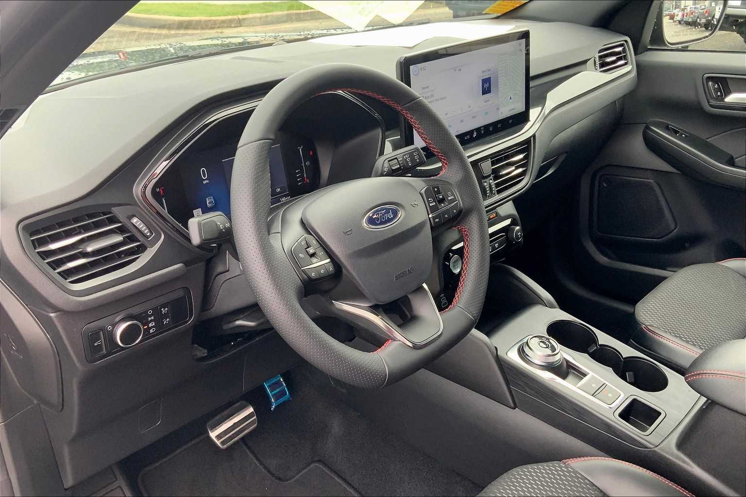2024 Ford Escape ST-Line photo 15