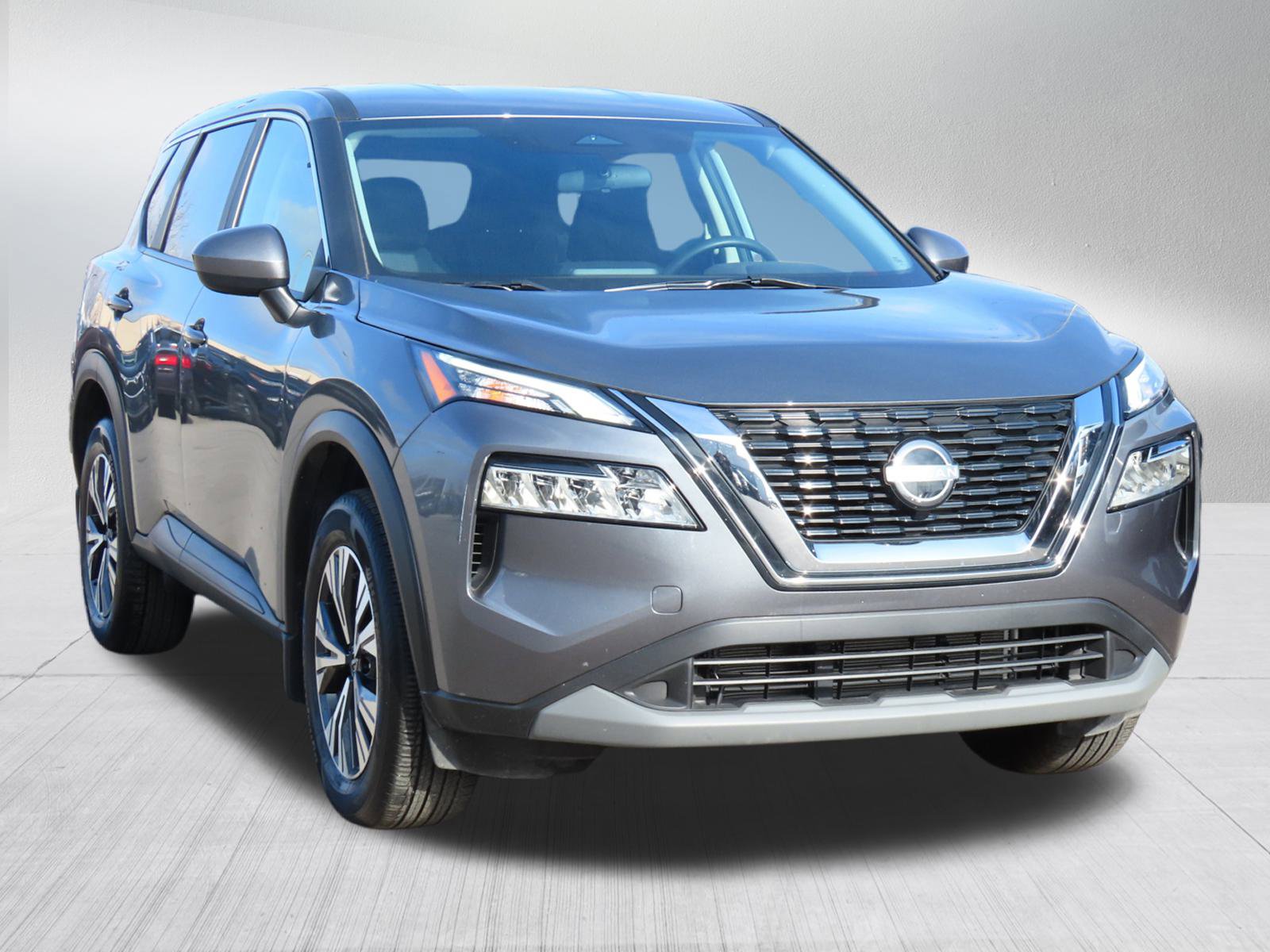 2023 Nissan Rogue SV's photo