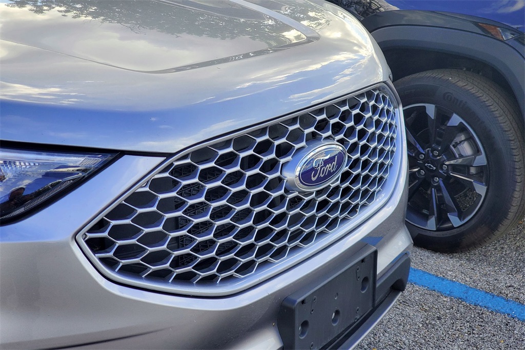 2024 Ford Edge SEL photo 3