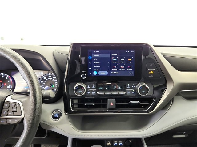 2023 Toyota Highlander L photo 20