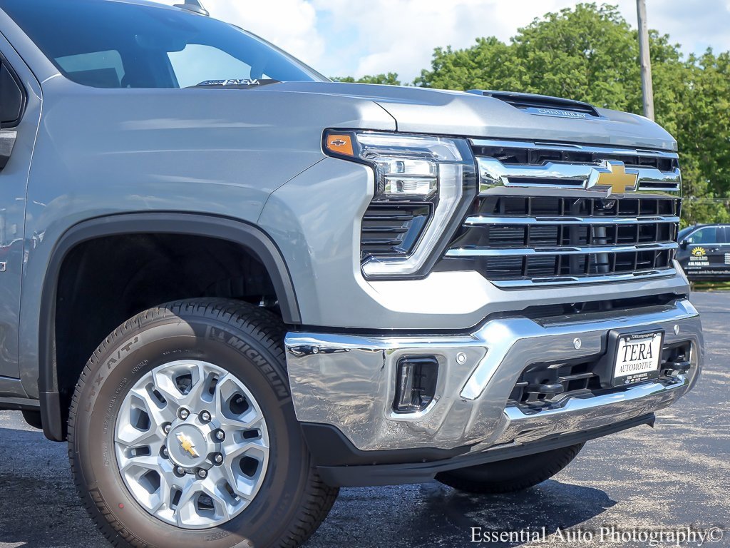 2025 Chevrolet Silverado 2500HD LTZ photo 2