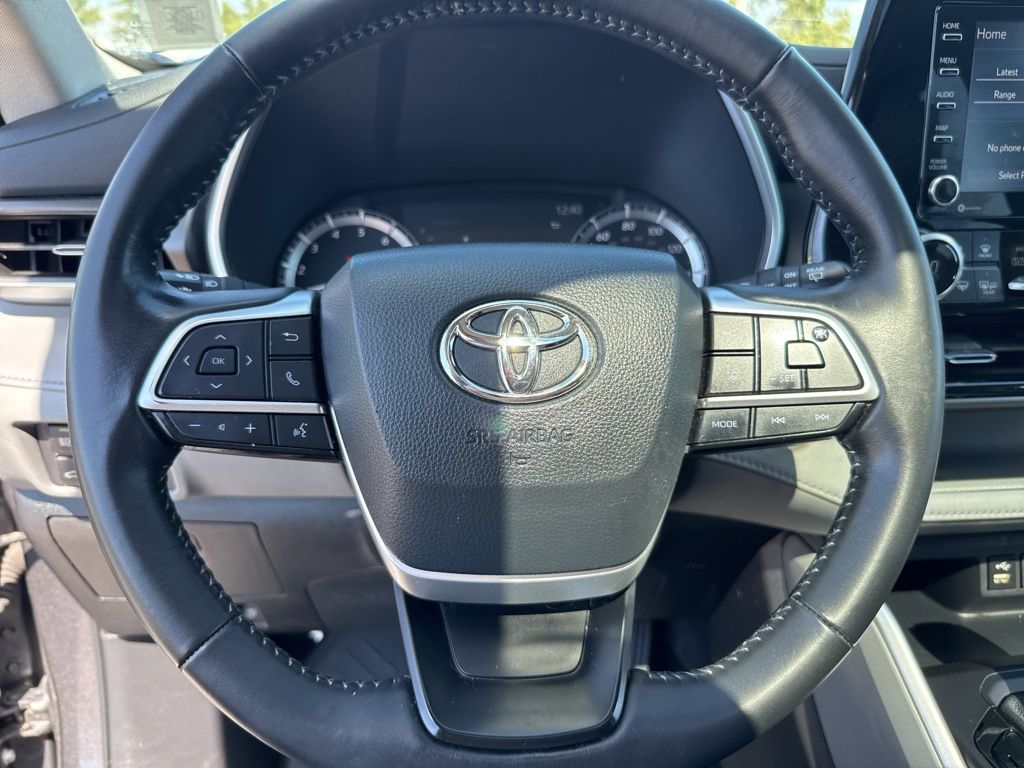 2022 Toyota Highlander XLE photo 21