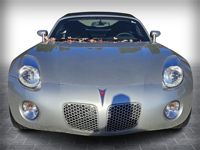 2009 Pontiac Solstice Base photo 2