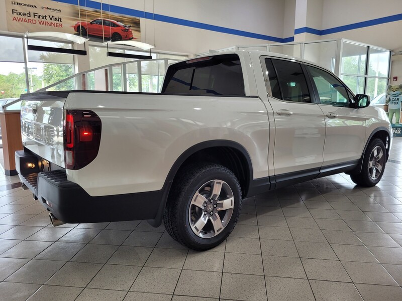 2025 Honda Ridgeline RTL photo 2