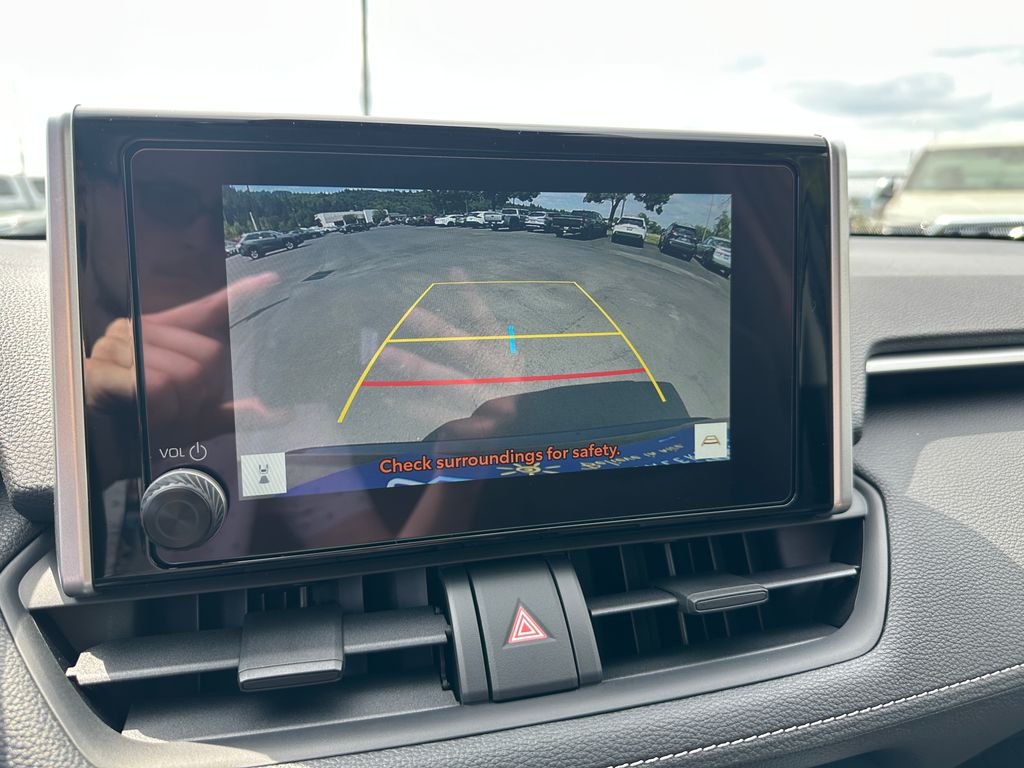 2025 Toyota RAV4 XLE photo 15