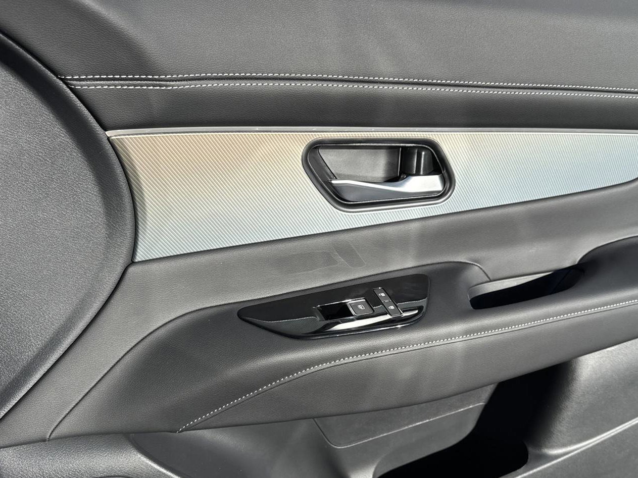 2025 Nissan Murano SL photo 19