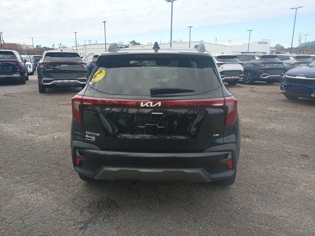 2024 Kia Seltos X-Line photo 4