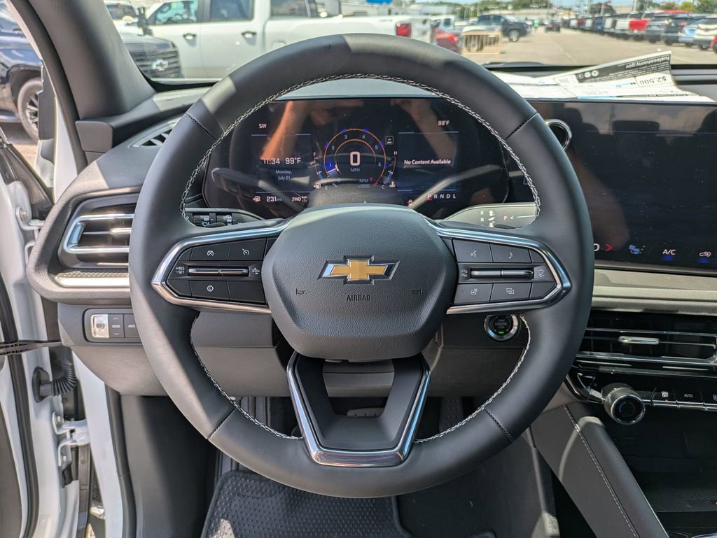 2025 Chevrolet Traverse photo 9