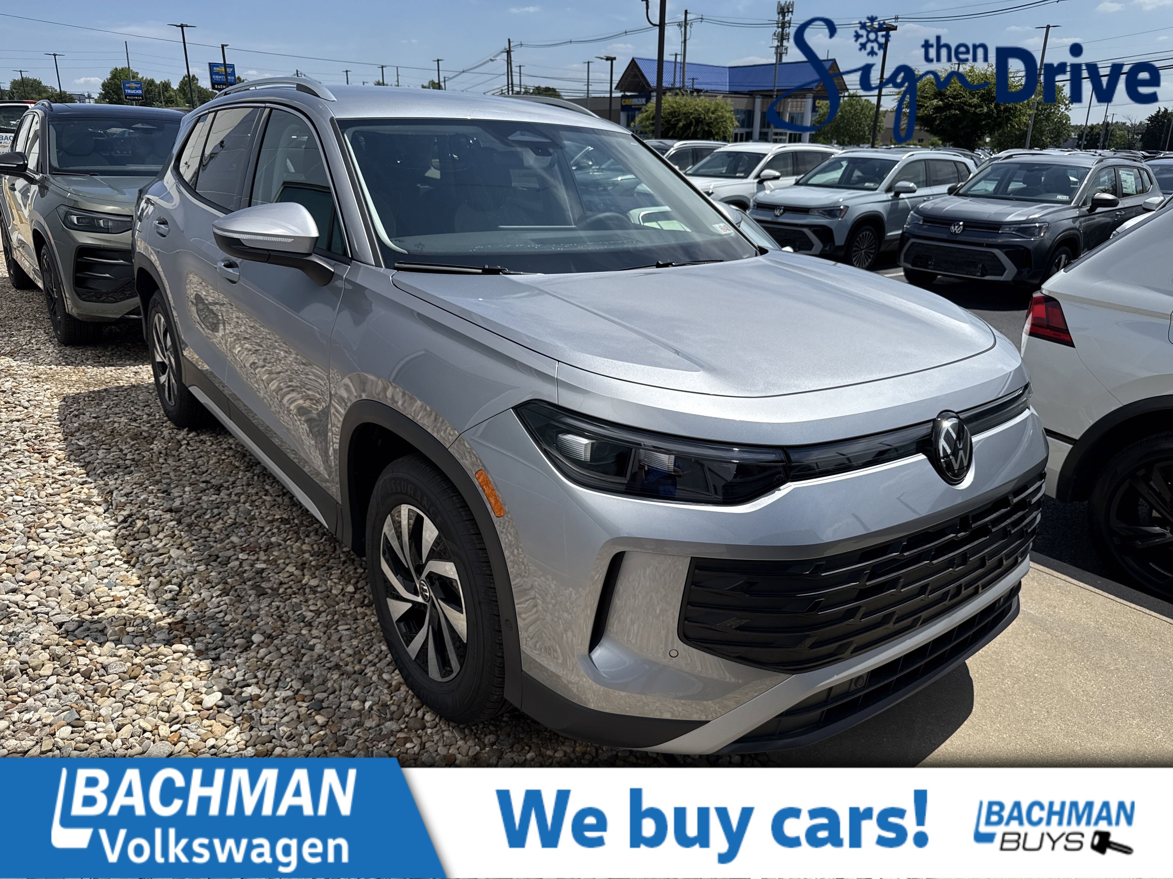 2025 Volkswagen Tiguan S's photo