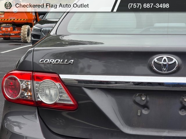 2012 Toyota Corolla LE photo 7