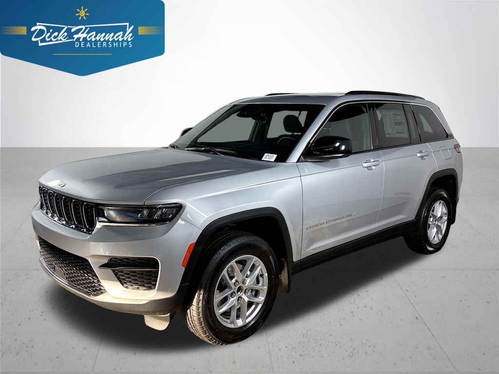 2025 Jeep Grand Cherokee Laredo's photo