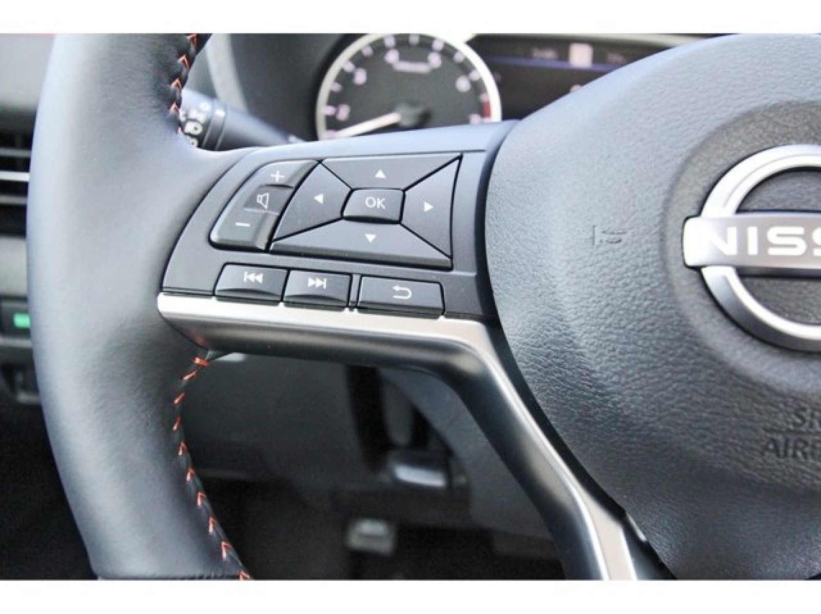 2025 Nissan Sentra SR White at Robbins Nissan