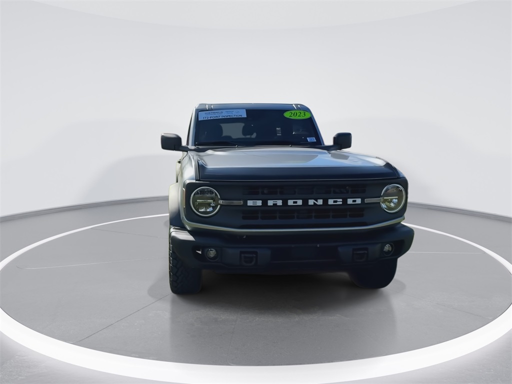2023 Ford Bronco Black Diamond photo 2