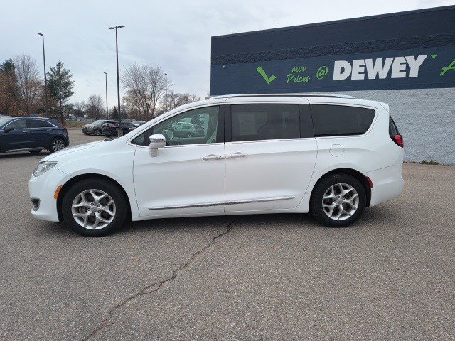 2020 Chrysler Pacifica Limited photo 2