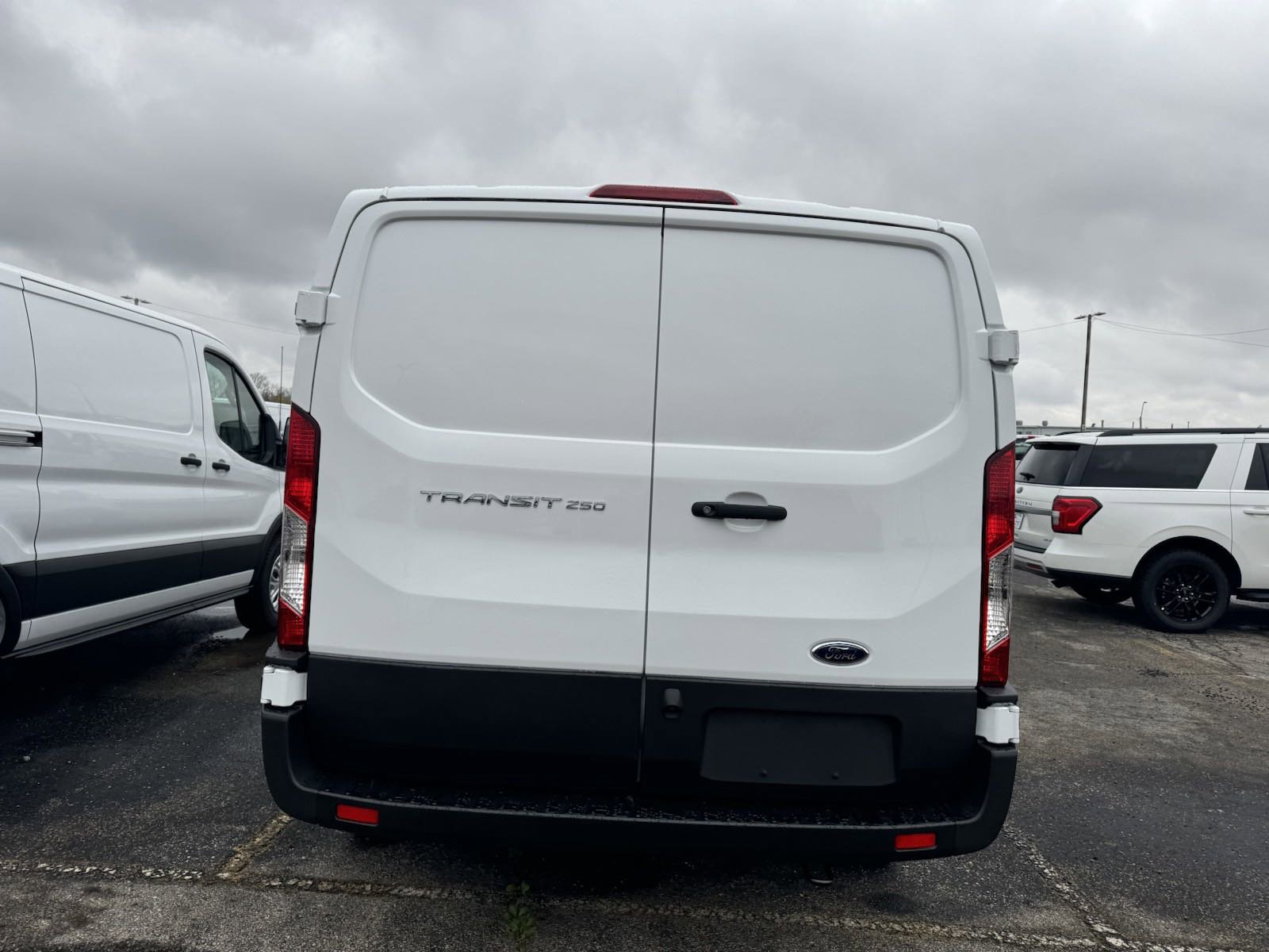 2024 Ford Transit Cargo Van photo 4