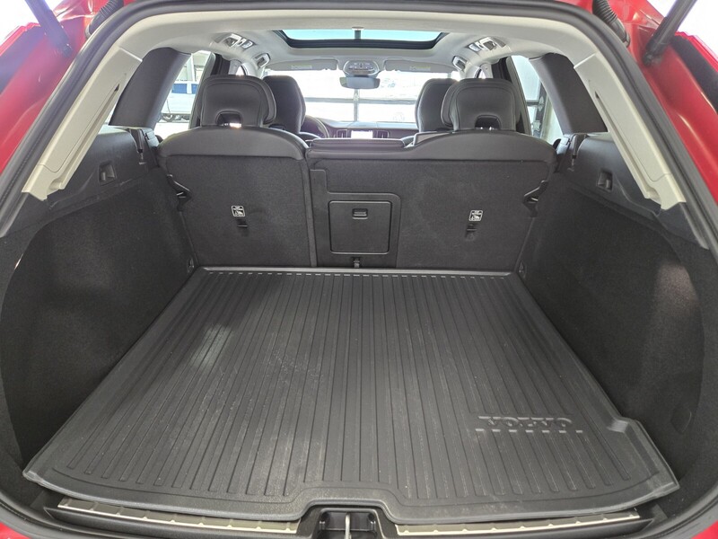 2024 Volvo XC60 B5 Plus photo 16