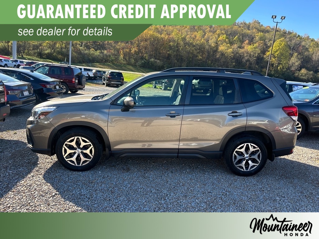 2020 Subaru Forester Premium photo 4