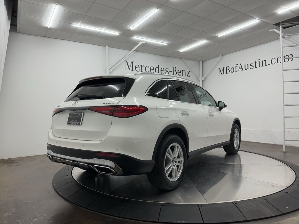 2025 Mercedes Benz GLC 300 4MATIC photo 4