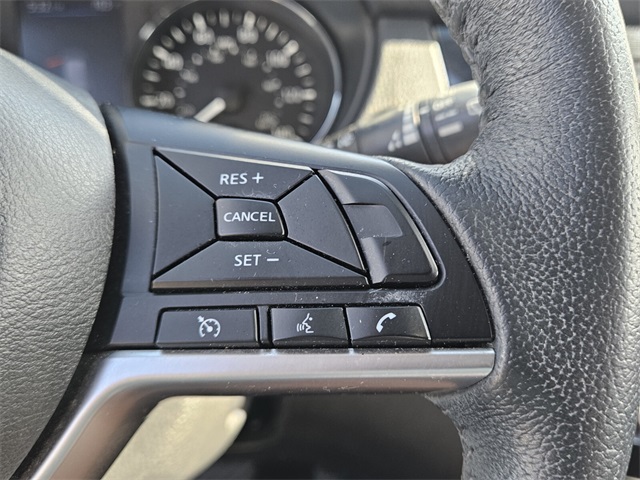 2019 Nissan Rogue SV photo 24