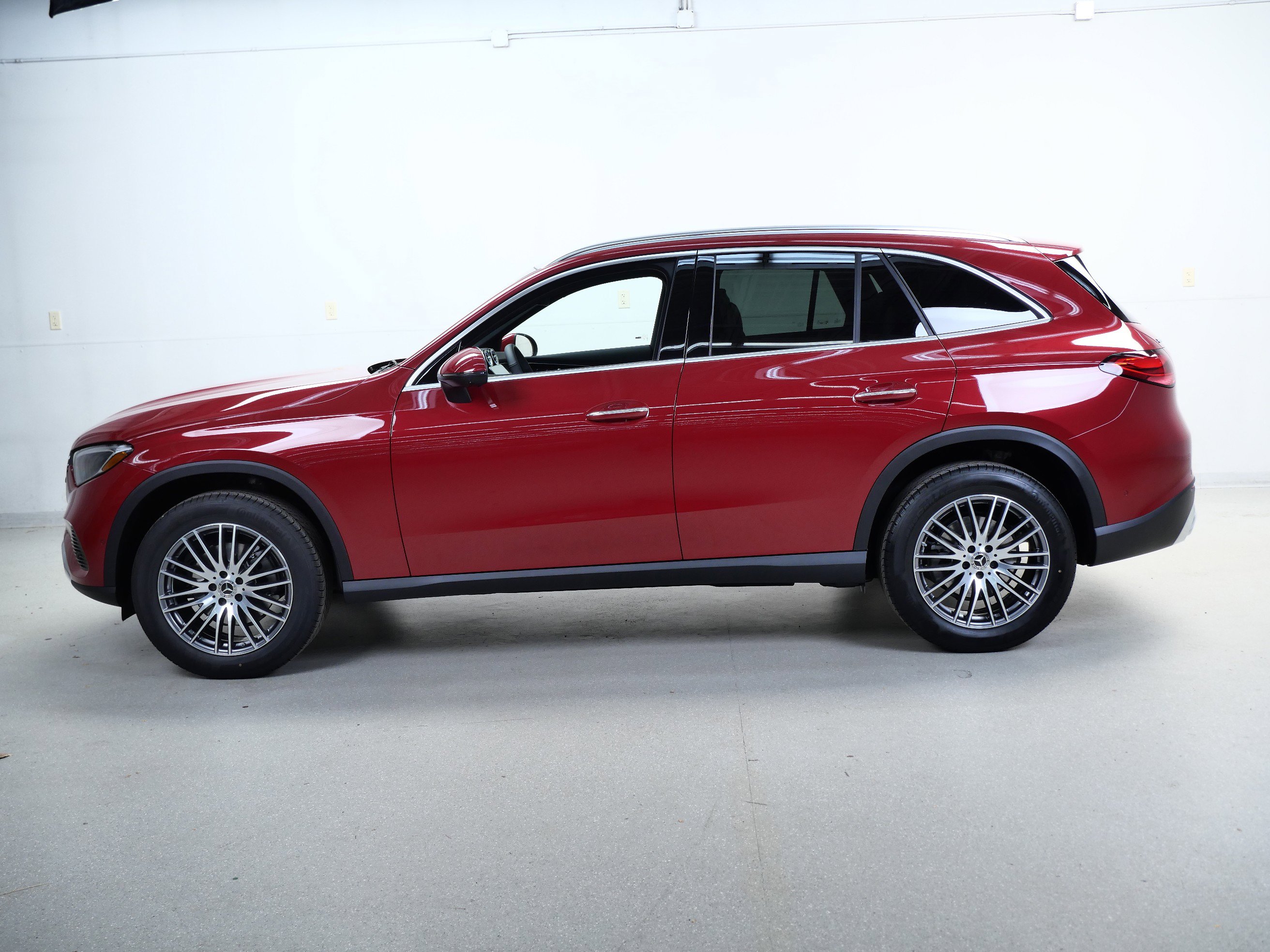 2026 Mercedes Benz GLC 300 4MATIC photo 4