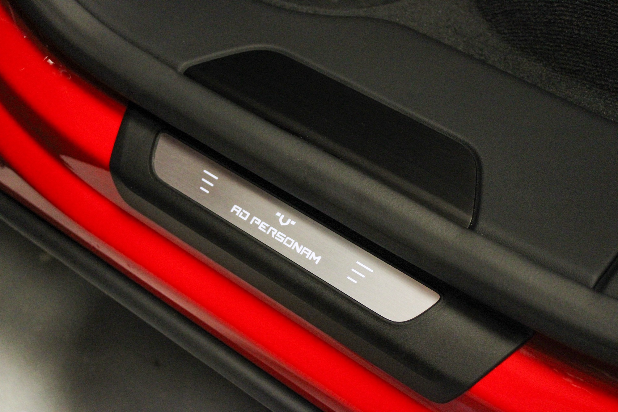 2025 Lamborghini Urus SE photo 30