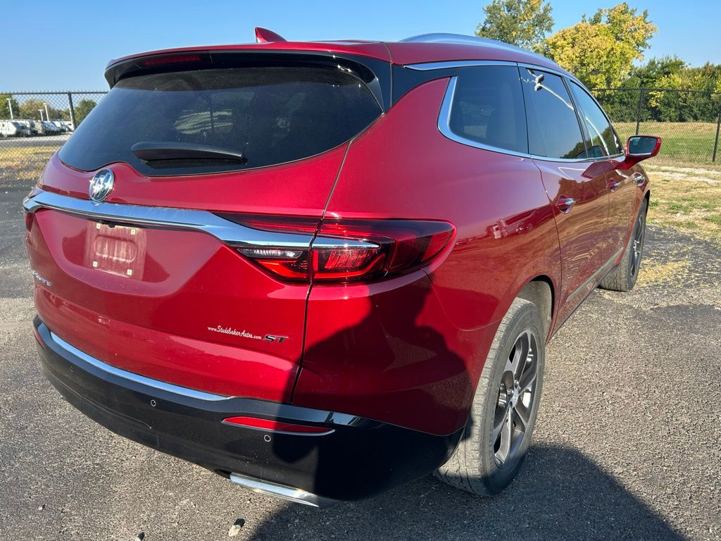 2020 Buick Enclave Essence photo 2