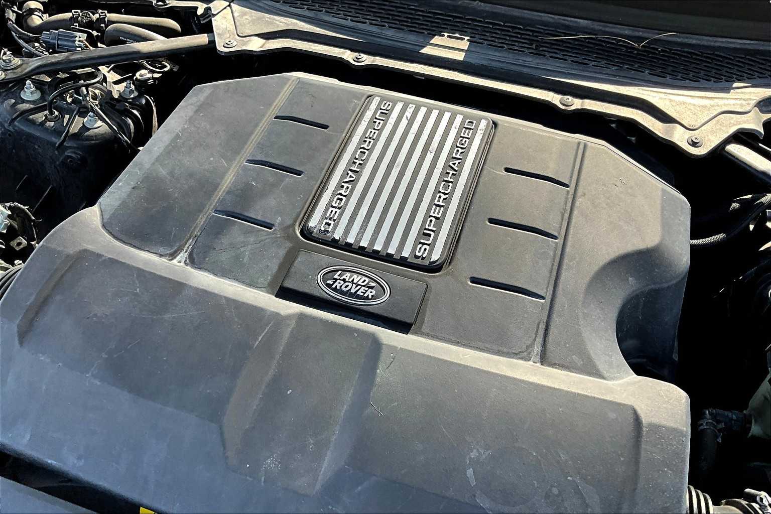 2016 Land Rover Range Rover SuperCharged photo 29