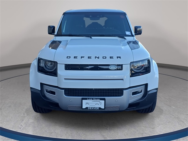 2024 Land Rover Defender 110 SE photo 2